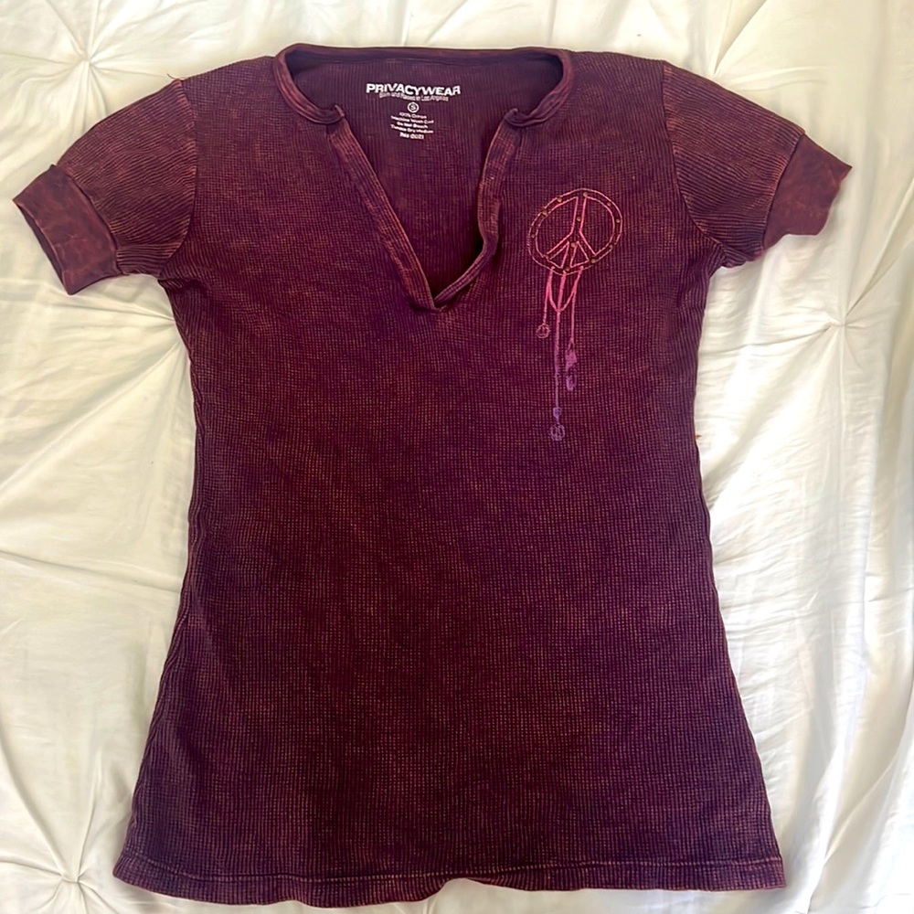Y2k burgundy shirt
